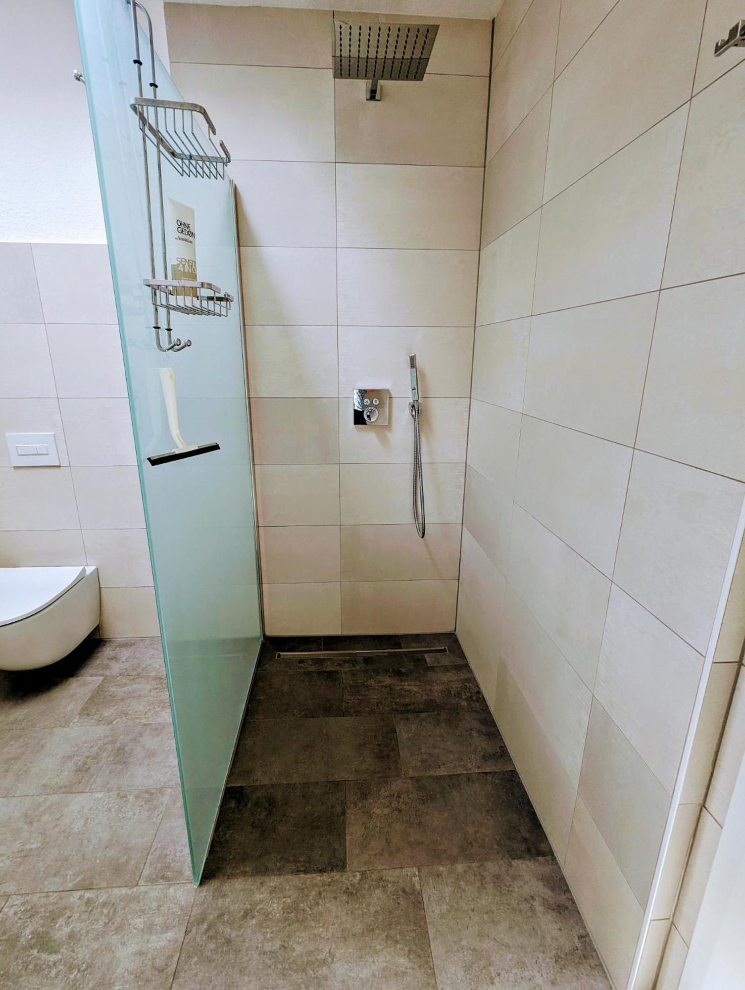 Fewo Urban Gotha-Apartment Ekhof- Am Schlosspark- Parken An Der Der Tuer- Barrierefrei, 900 Meter Zum Bahnhof - Wallbox Zewnętrze zdjęcie